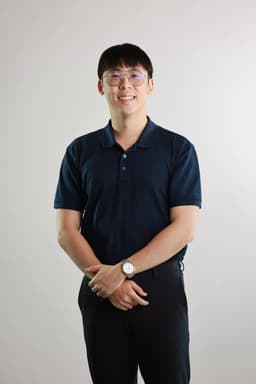 เรืออากาศตรี ธนวินท์ มีลาภอุดมชัย