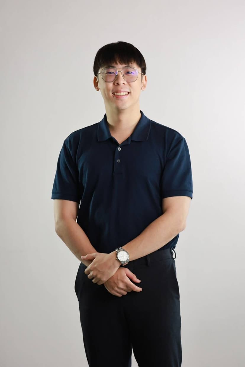 เรืออากาศตรี ธนวินท์ มีลาภอุดมชัย